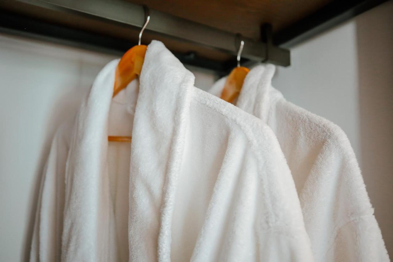 Klajdi Resort & Spa 골렘 외부 사진 A bathrobe